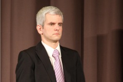 Für Alain (Marc Weitkowitz) ist es der unglücklichste Tag seines Lebens.