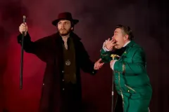 Van Helsing warnt Dr. Sewart vor den Vampiren