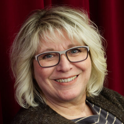 Portraitfoto von Birgit Hemmer